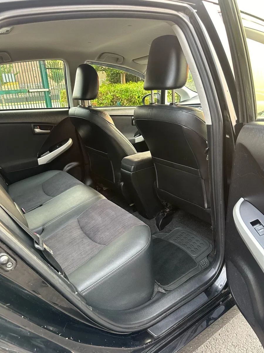 Toyota Prius - Image 4