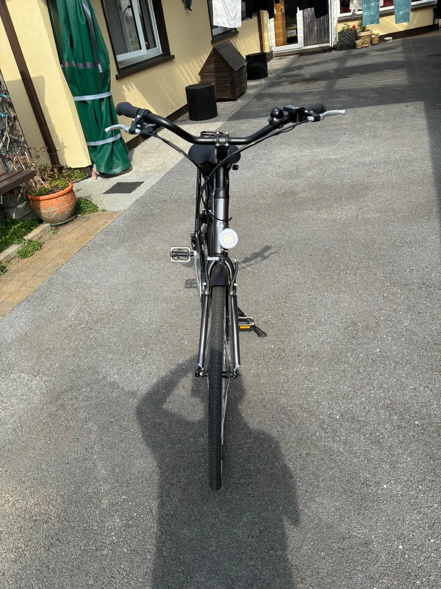 An e bicycle - Image 4