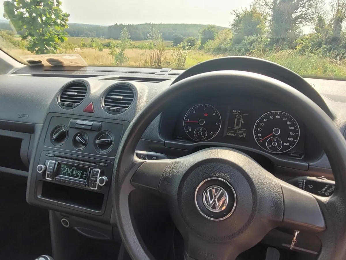 Volkswagen Caddy 2014 - Image 2