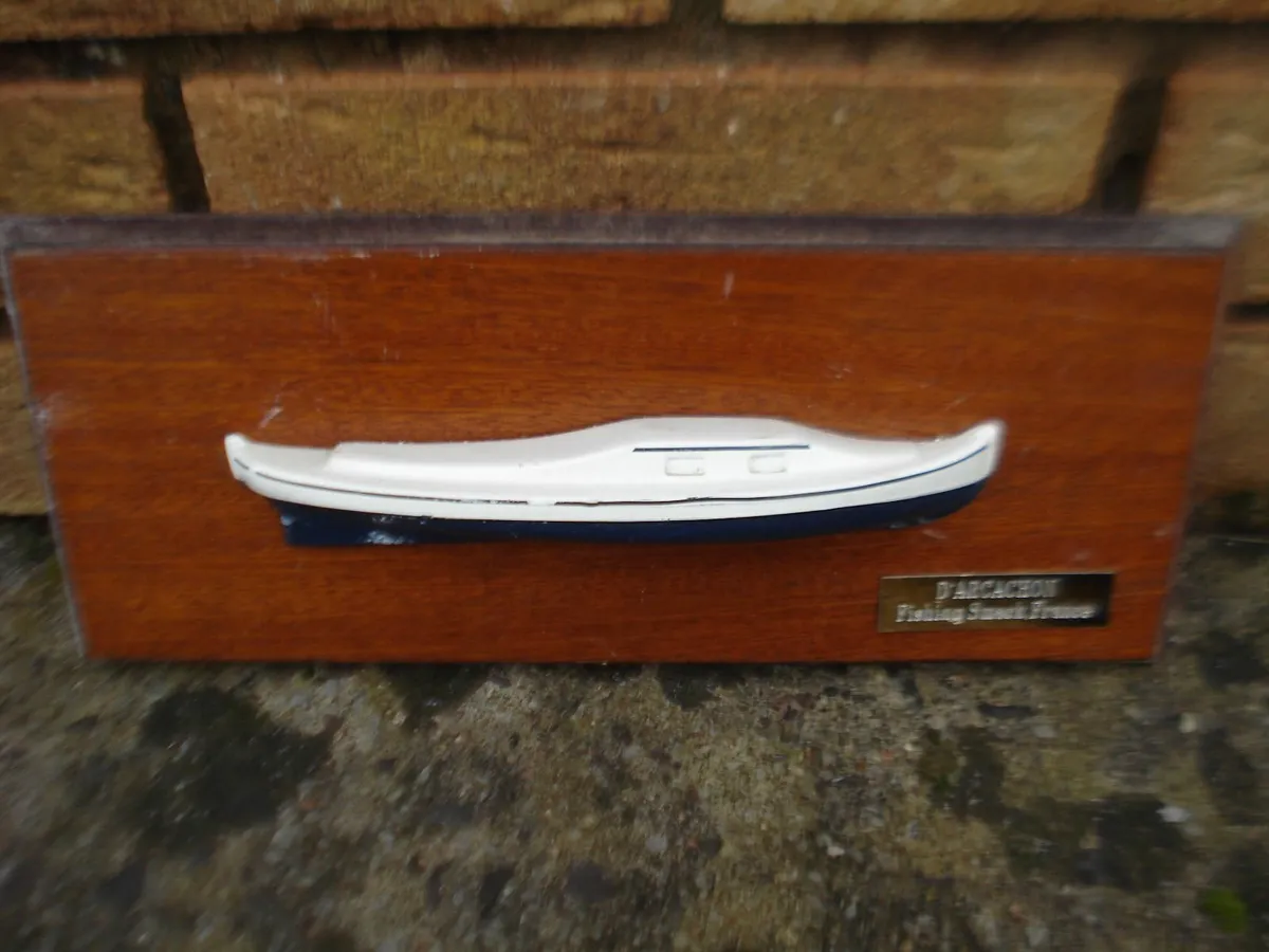 3D WOODEN PLAQUE OF DARCACHON FISHING SMACK BOAT. - Image 1