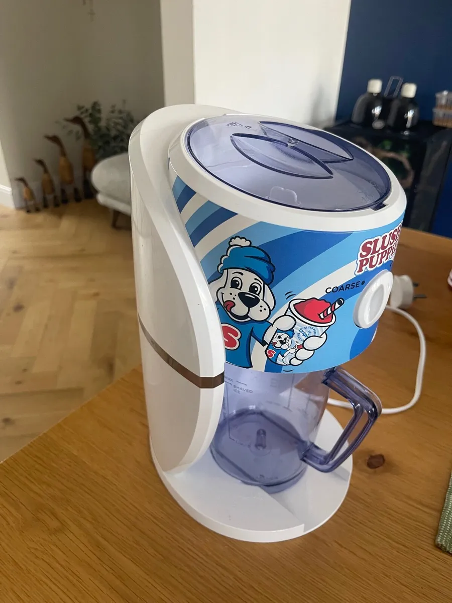 Slush puppie machine and syrup - Image 4