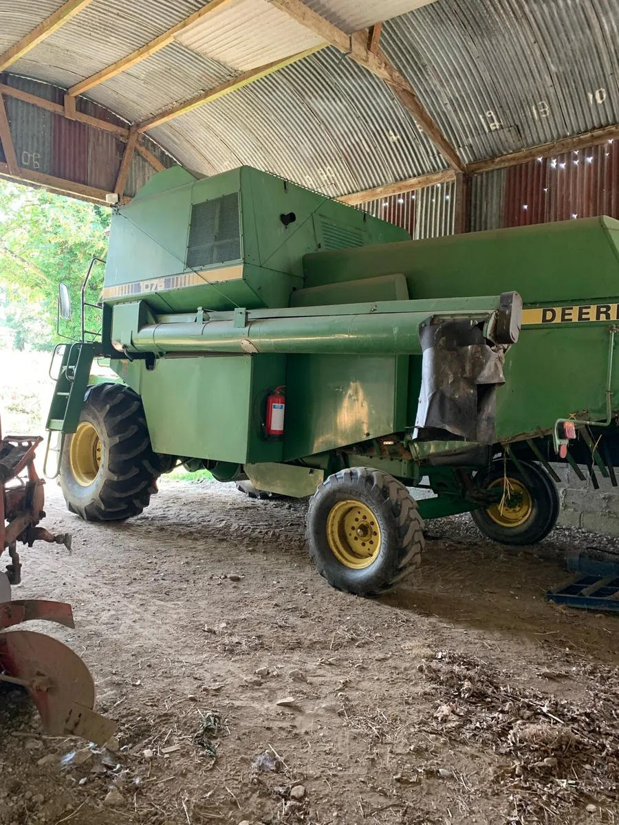 John Deere 1075 Combine - Image 3