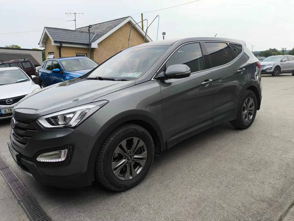 Hyundai Santa Fe 2015 - Image 2