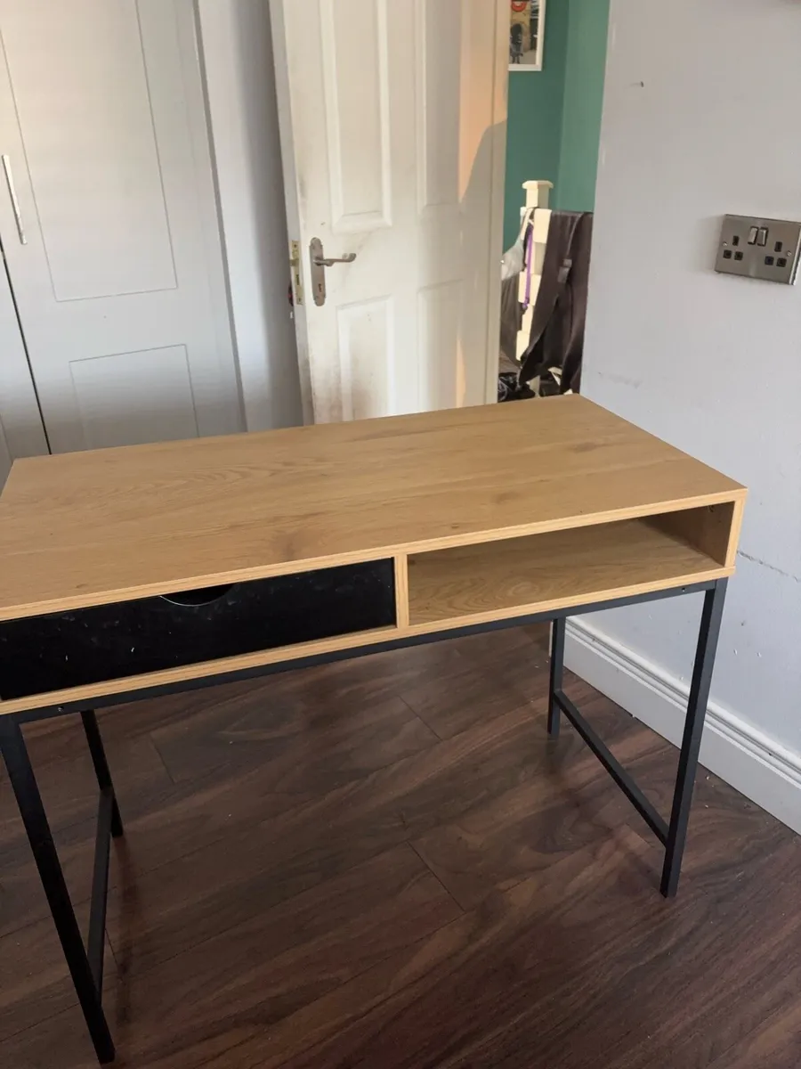 Desk / workstation - Image 3