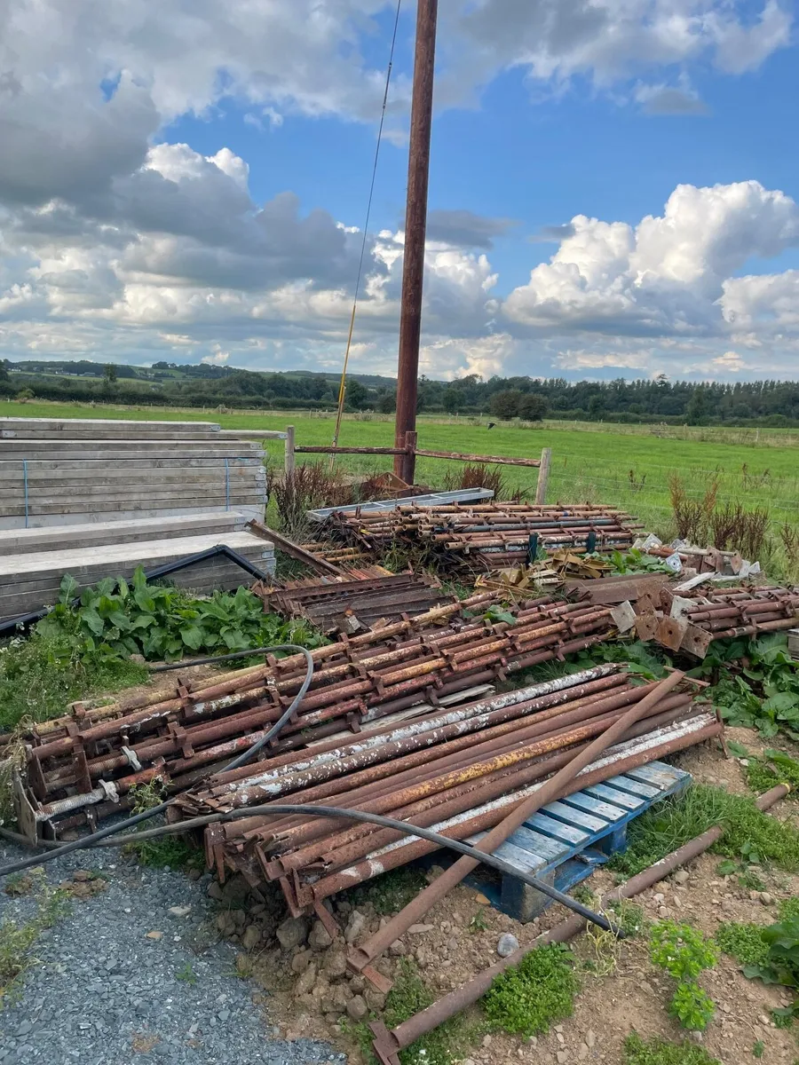 Scaffolding (incl. planks)