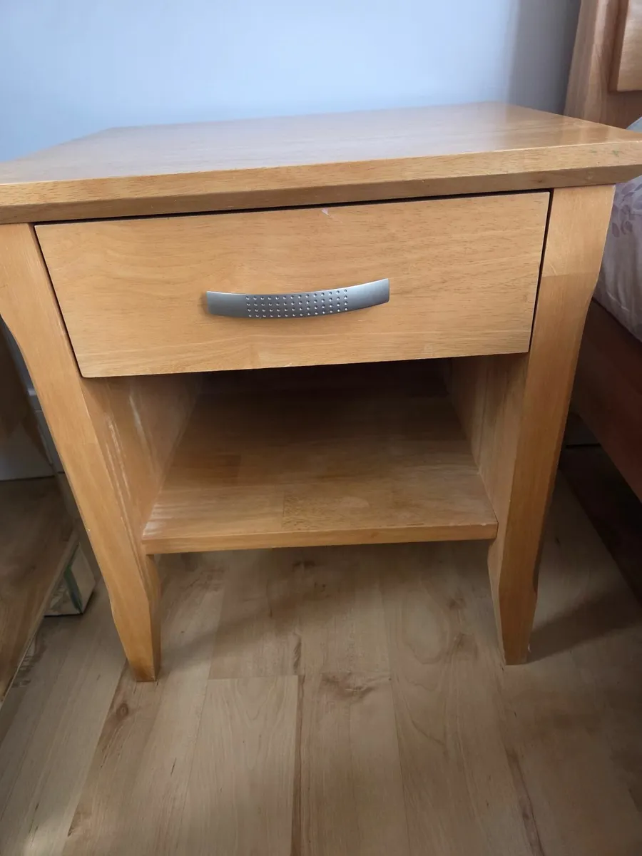 Bedroom furniture - Image 1