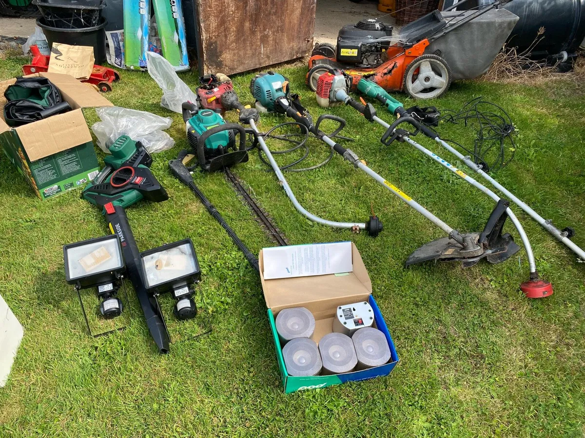 Garden equipment - Image 1