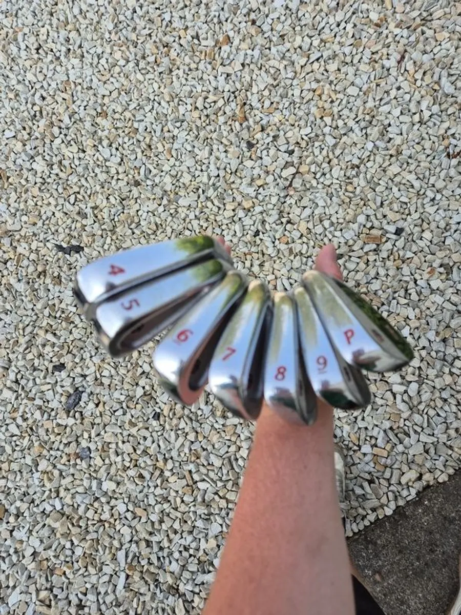Wilson Staff fi5 Forged Irons - Image 1