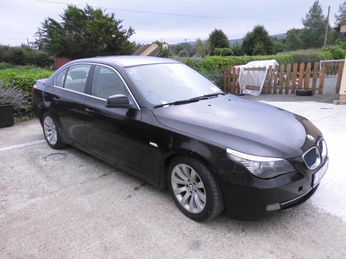 BMW 5-Series 2010 - Image 4