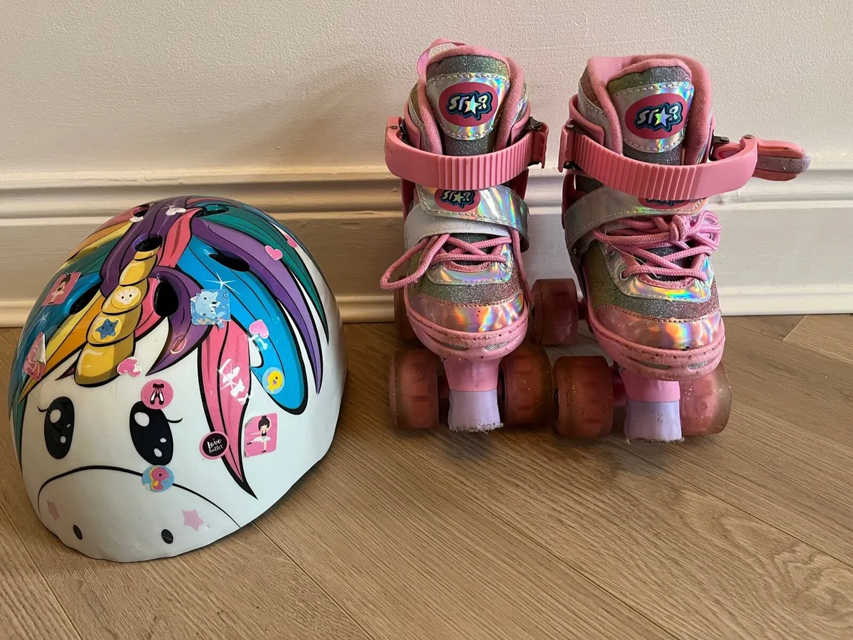 Bicycle and roller skates - Image 2