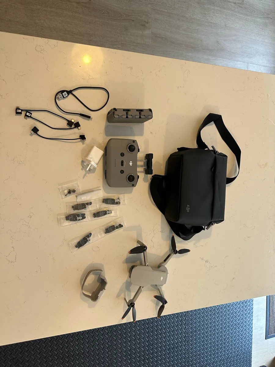 DJI Mavic Mini 2 - fly more combo - Image 1