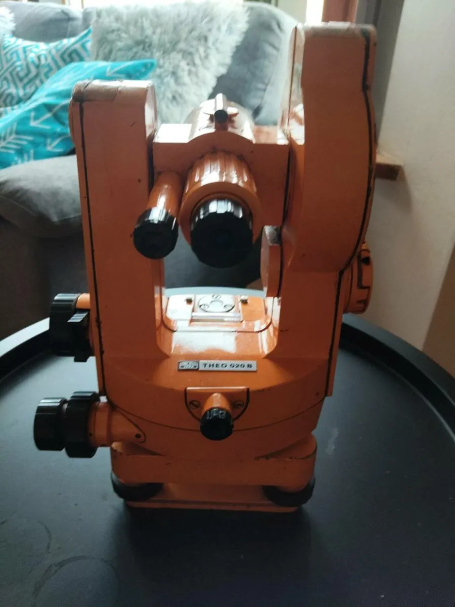 Carl Zeiss theodolite - Image 1