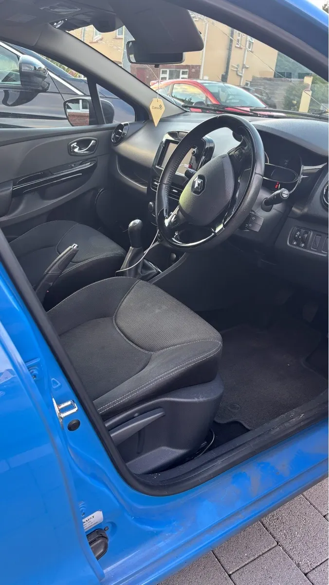Renault Clio - Image 4