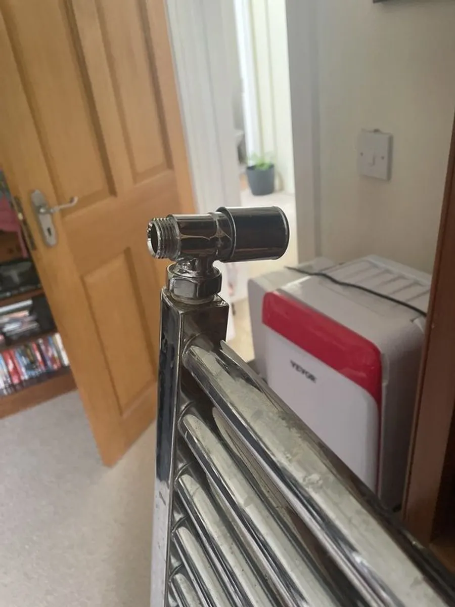towel rail - Image 2