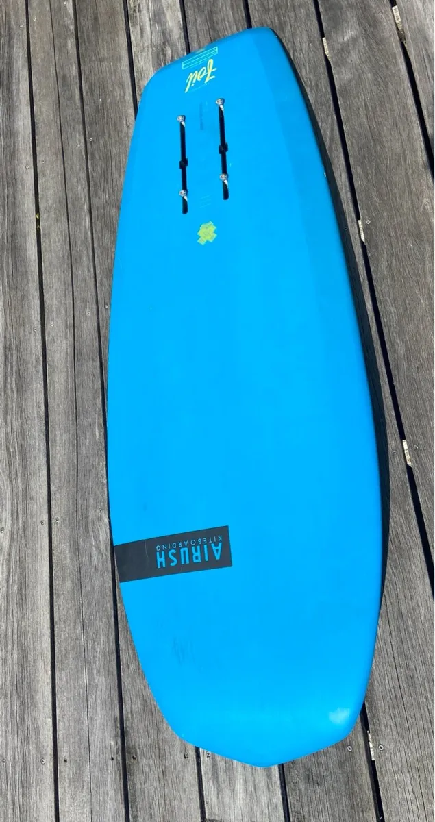Kitesurfing foil & board - Image 3