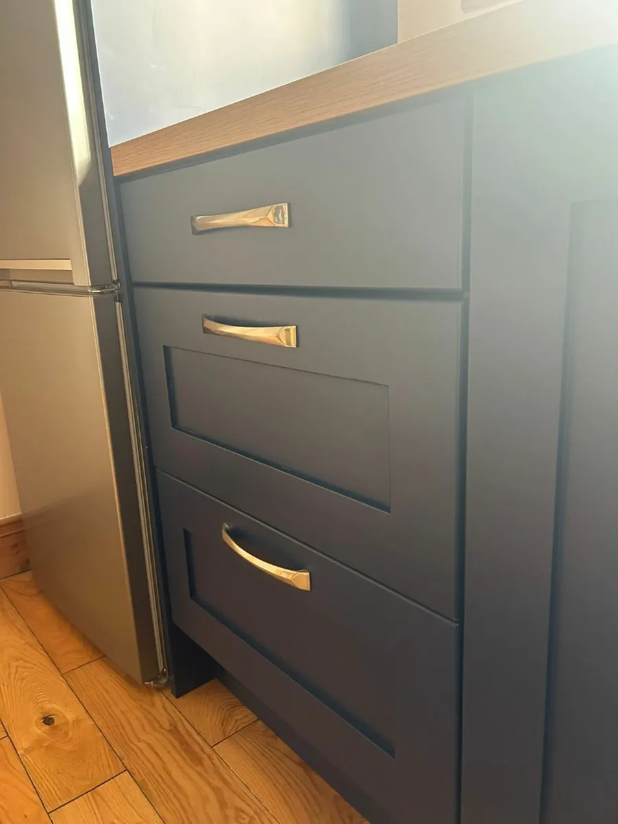 Kitchen units and  Worktop - Image 2