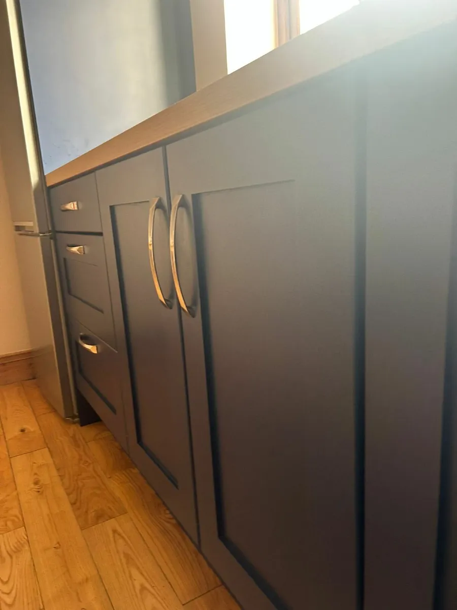 Kitchen units and  Worktop - Image 4