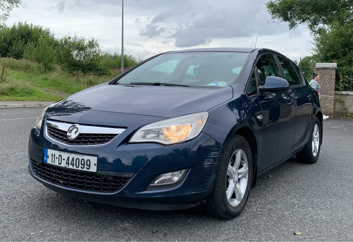 Vauxhall Astra 2011 1.7 Diesel with fresh NCT - Image 2