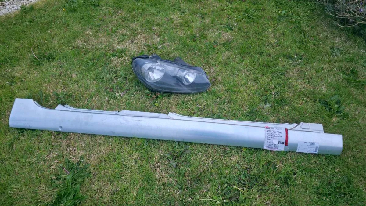 VW Golf Mk6 Headlight and Sill (Driver Side) - Image 2