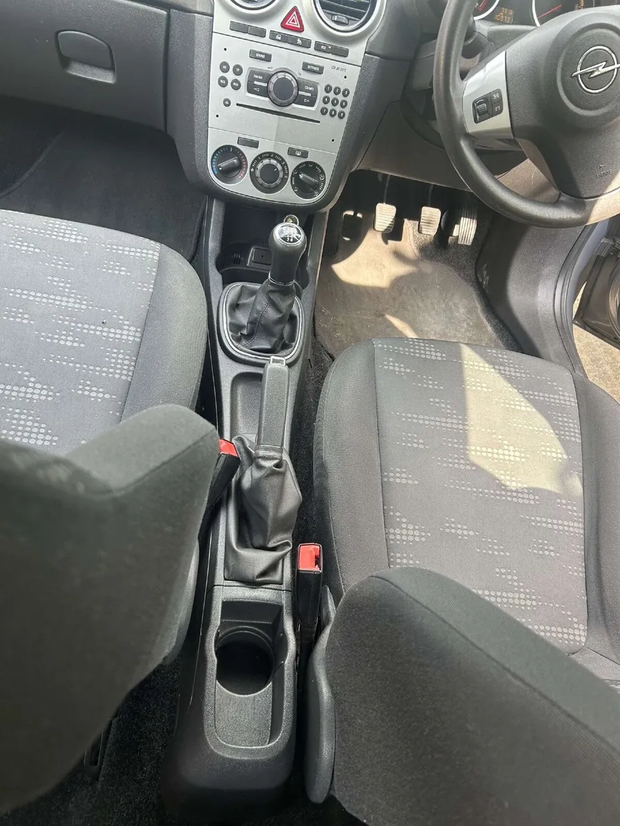 Opel Corsa 2012 - Image 2