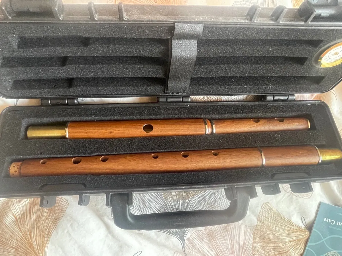 Traditional flute - Image 1