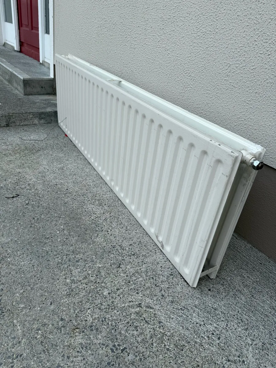 Double panel radiator - Image 1