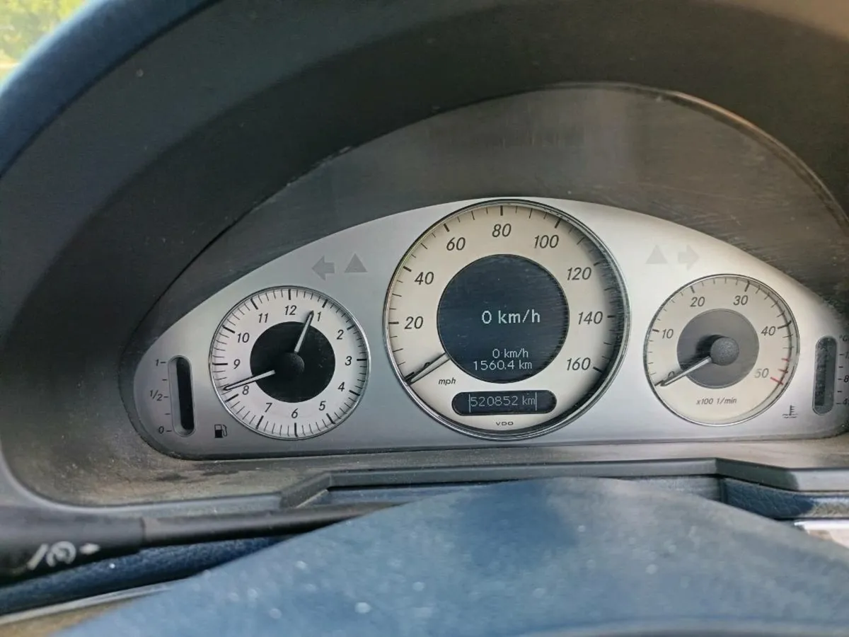 Mercedes E220 diesel Automatic - Image 4