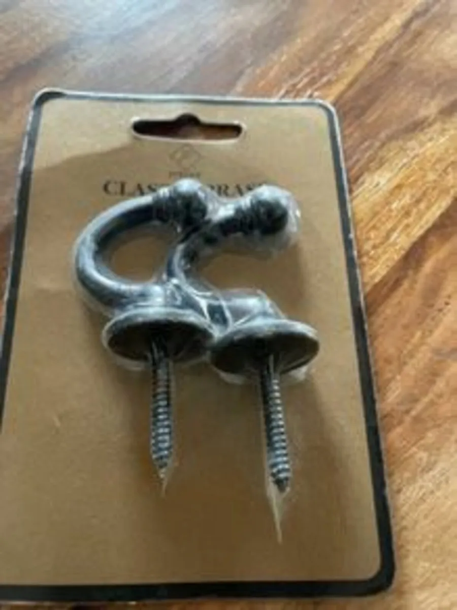 Curtain Tie Backs / Hooks
