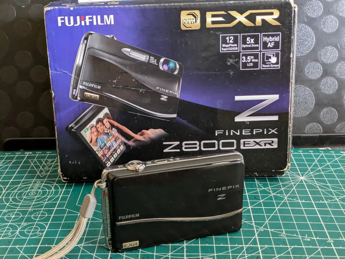 Fujifilm Z800 EXR SuperCCD🌈digital compact camera - Image 1
