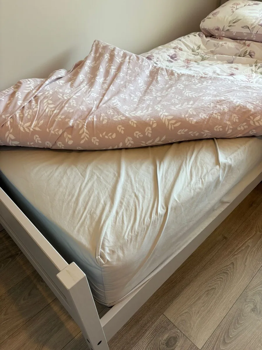 Single bed + Mattress - Image 3