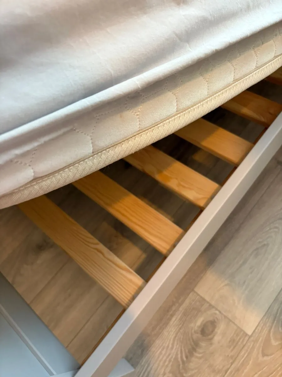 Single bed + Mattress - Image 4