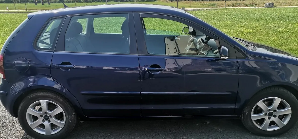 Volkswagen Polo 2009 - Image 2