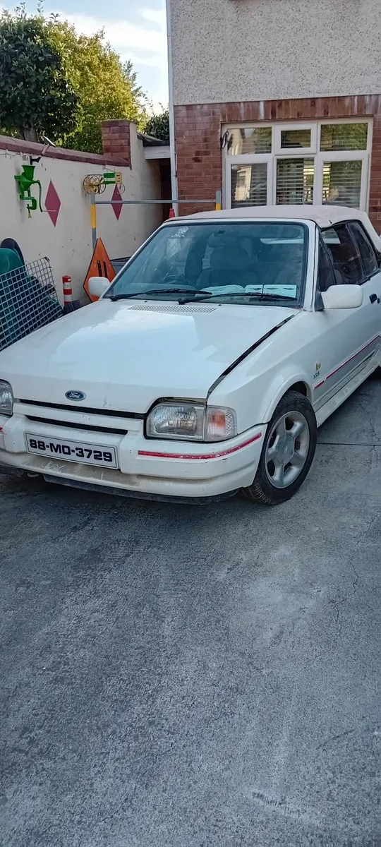 Ford Escort xr3i convertible - Image 1