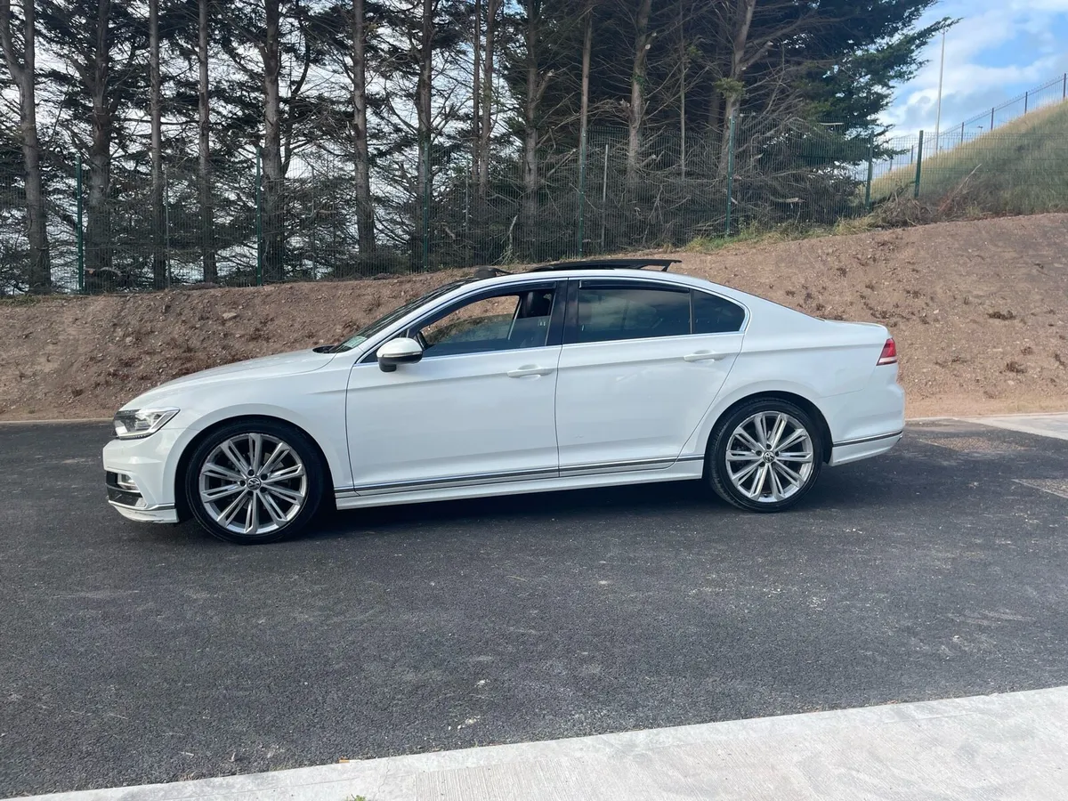 191 R Line Passat - Image 2