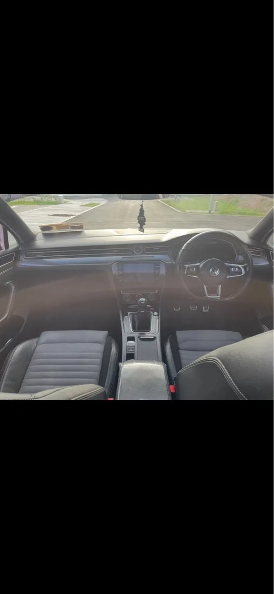 191 R Line Passat - Image 4