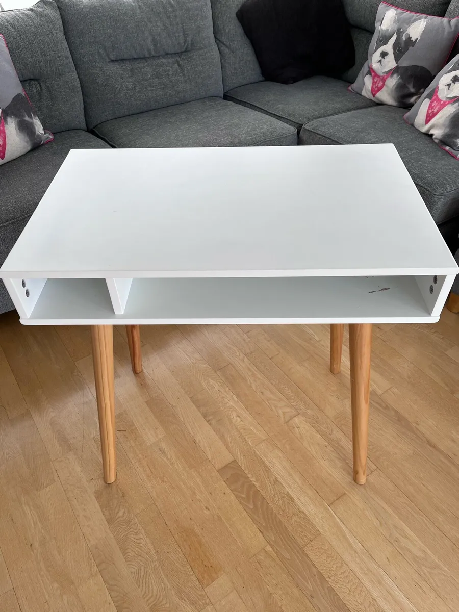 Compact office desk - Image 1