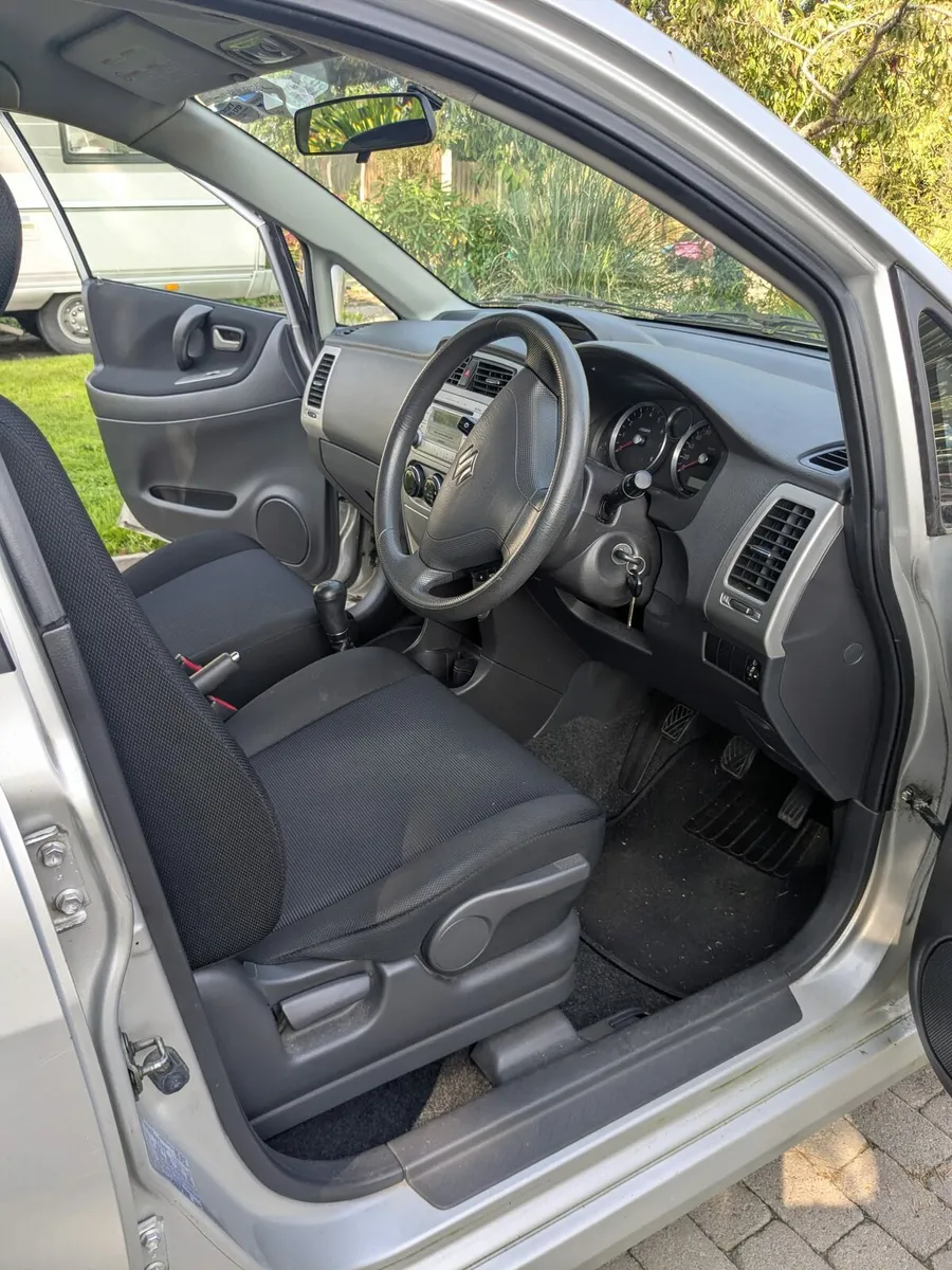 Suzuki Liana - Image 4