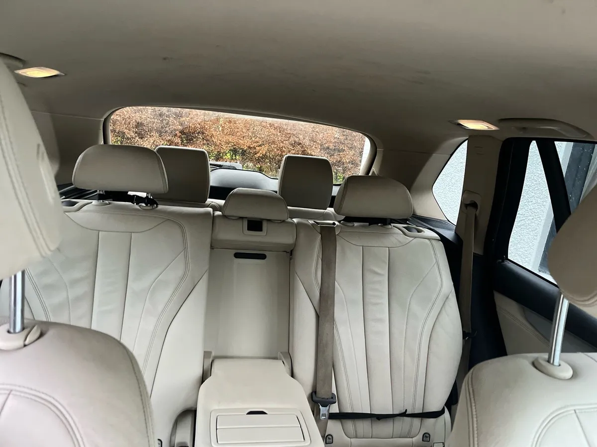 151 BMW X5 7 seats   Diesel - Image 4