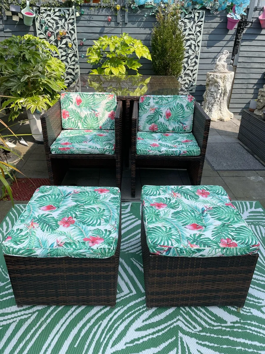 Cube table - Image 1