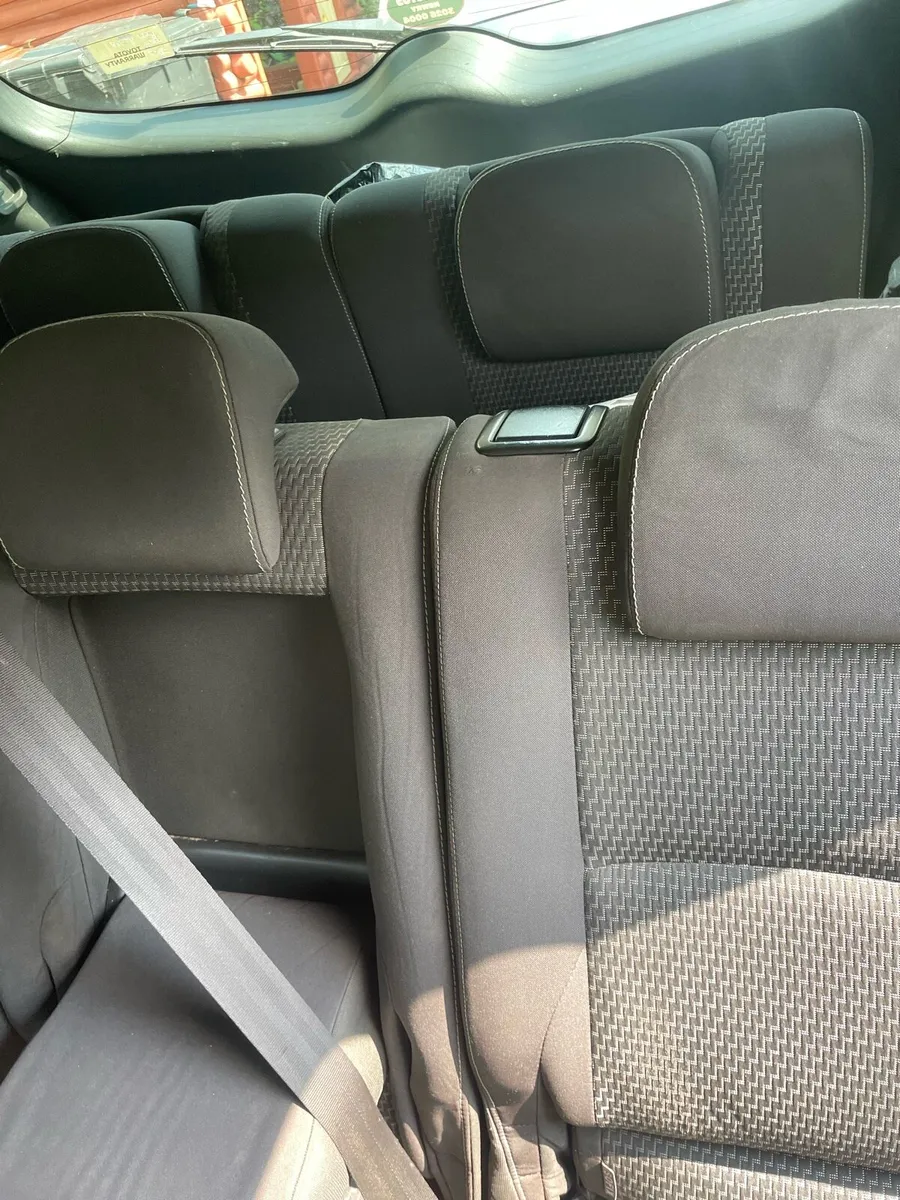 toyota corolla verso - Image 3