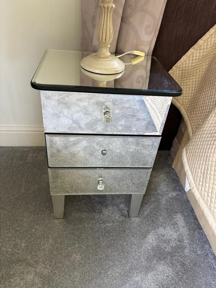 Bedside tables - Image 2