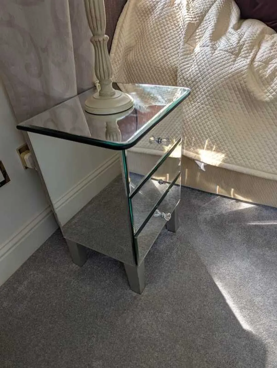Bedside tables - Image 3