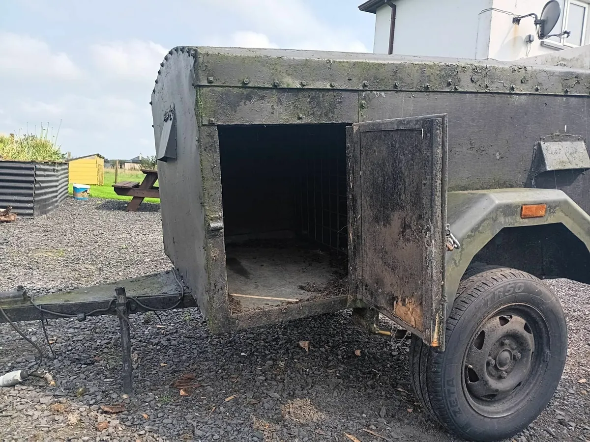 Dog trailer - Image 1