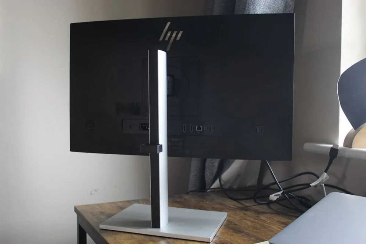 HP Monitors 2x HP E24 G5 (23.8") and 1x HP P24h G4 (23.8" with Speakers) Excellent Condition - Image 1