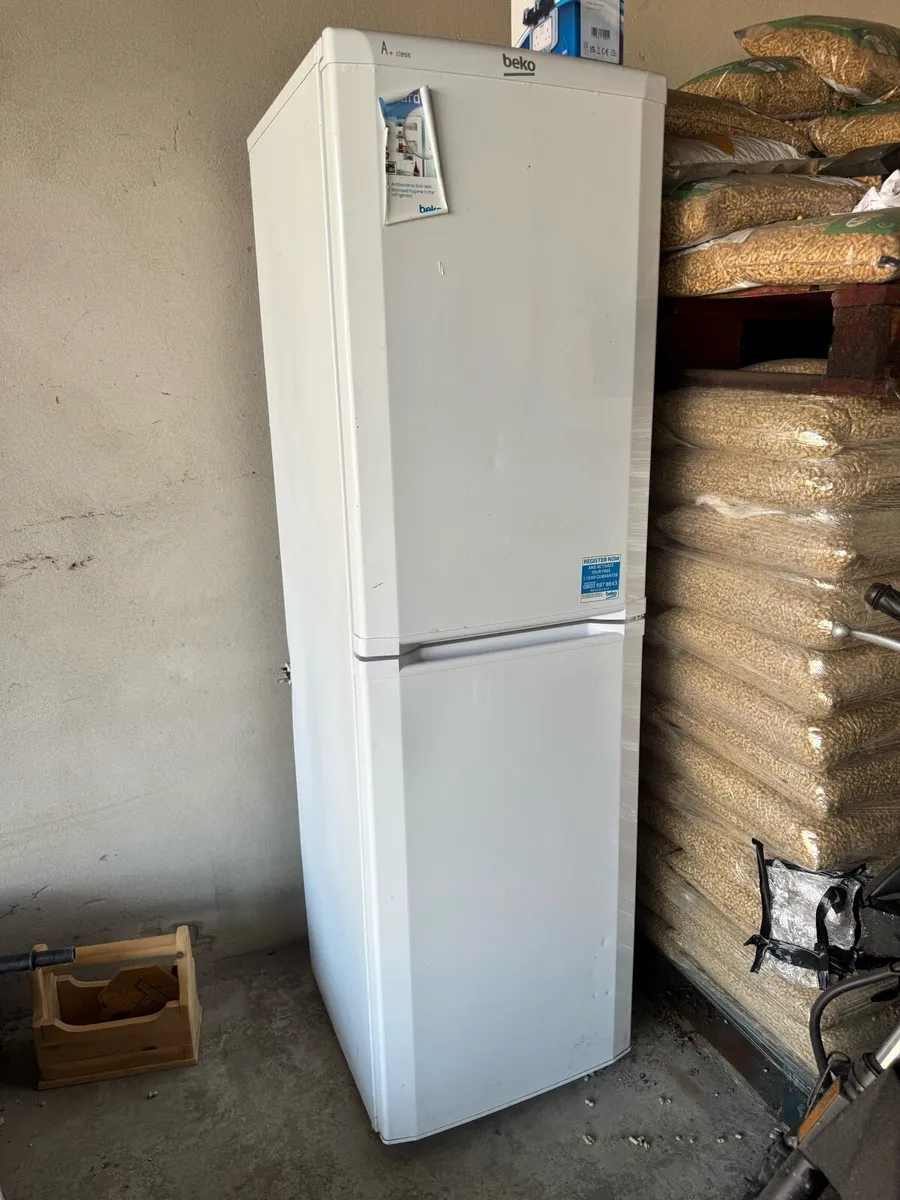 Fridge/freezer - Image 1