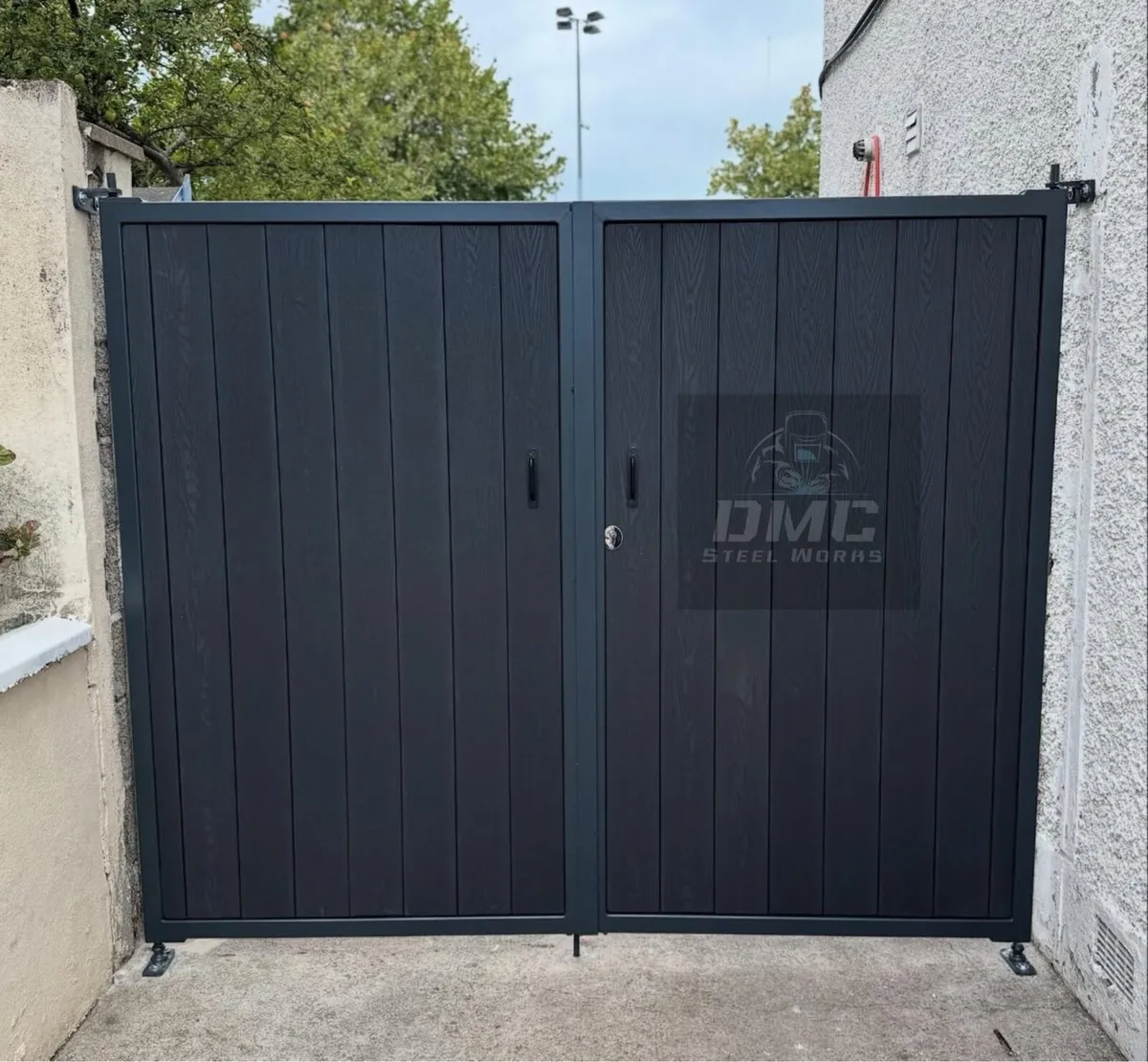Gates - Image 1