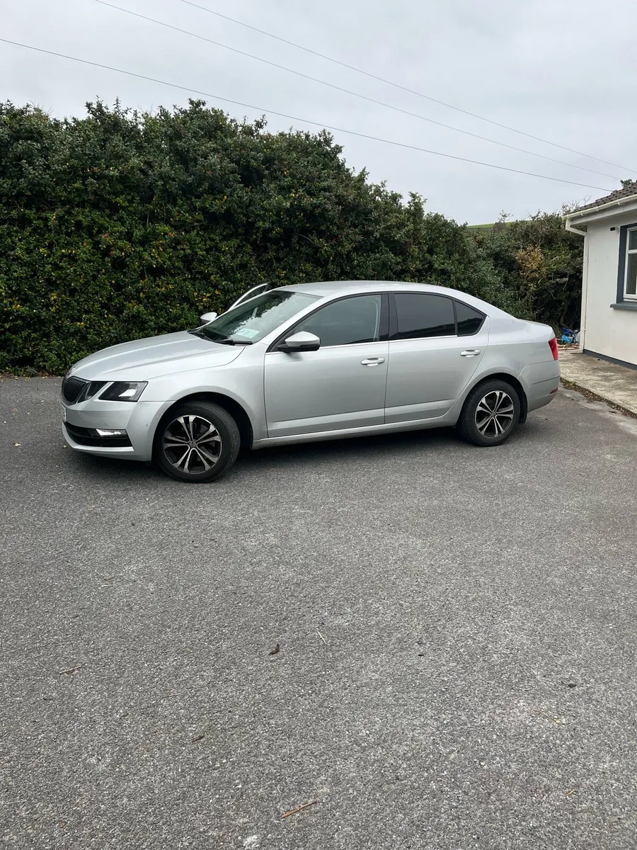 Skoda Octavia Elegance model 2l diesel - Image 2