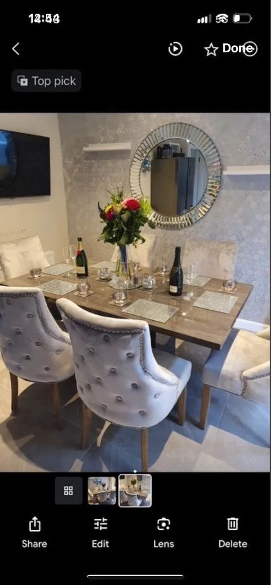Kitchen table and chairs - Image 1