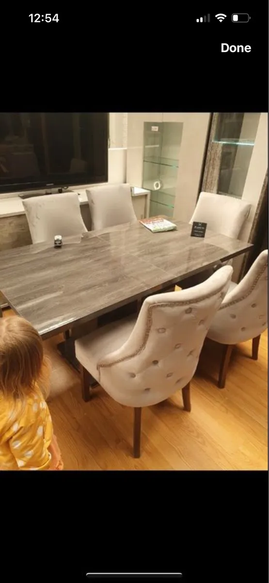 Kitchen table and chairs - Image 4