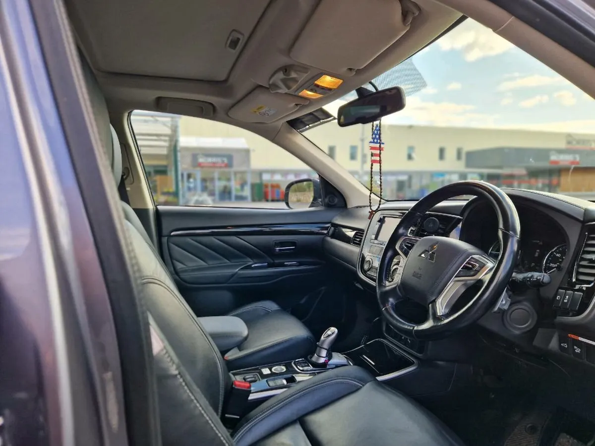 Mitsubishi Outlander - Image 2